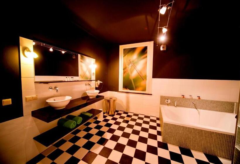 住宿加早餐  Raadhuis Dinther Suites