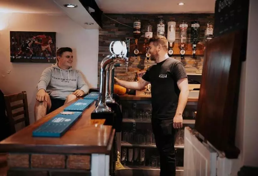 Aamiaismajoitus (B&B) The Fox And Hounds