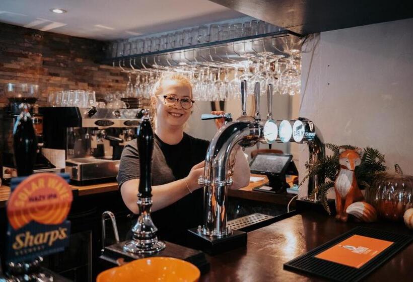 צימר The Fox And Hounds