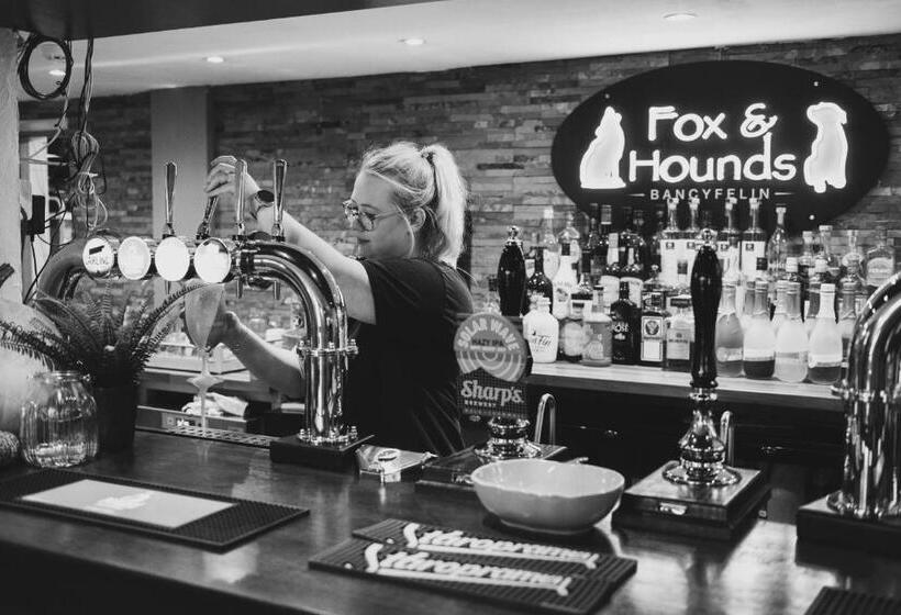 צימר The Fox And Hounds