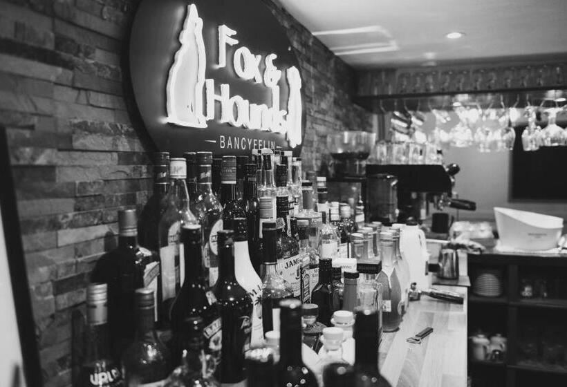 צימר The Fox And Hounds