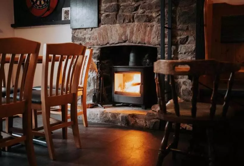 Aamiaismajoitus (B&B) The Fox And Hounds