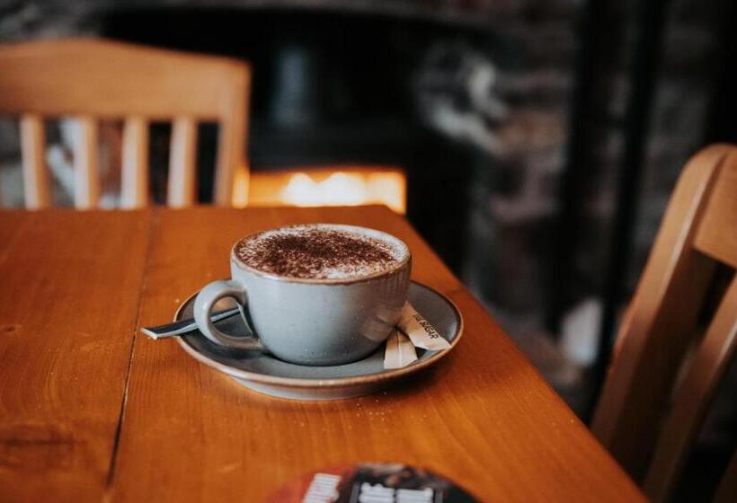 צימר The Fox And Hounds