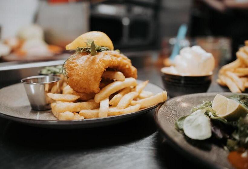 צימר The Fox And Hounds