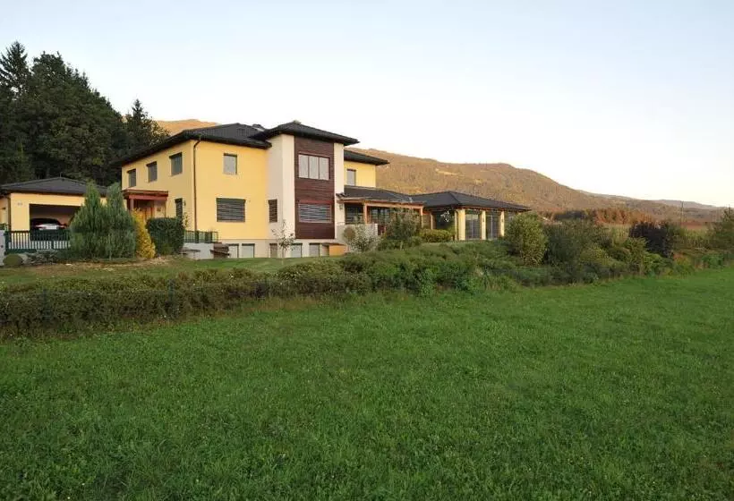 Aamiaismajoitus (B&B) Wellness Pension Waldhof