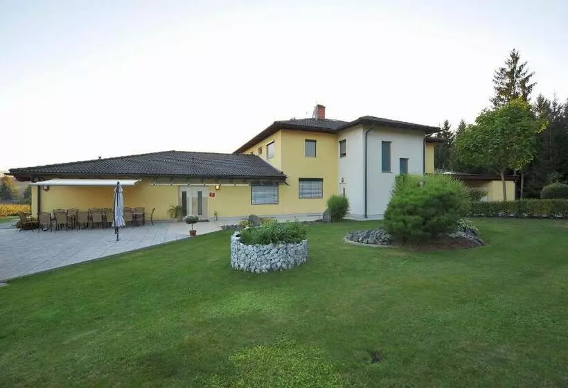 Aamiaismajoitus (B&B) Wellness Pension Waldhof