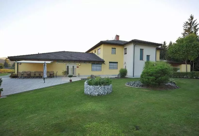 Aamiaismajoitus (B&B) Wellness Pension Waldhof