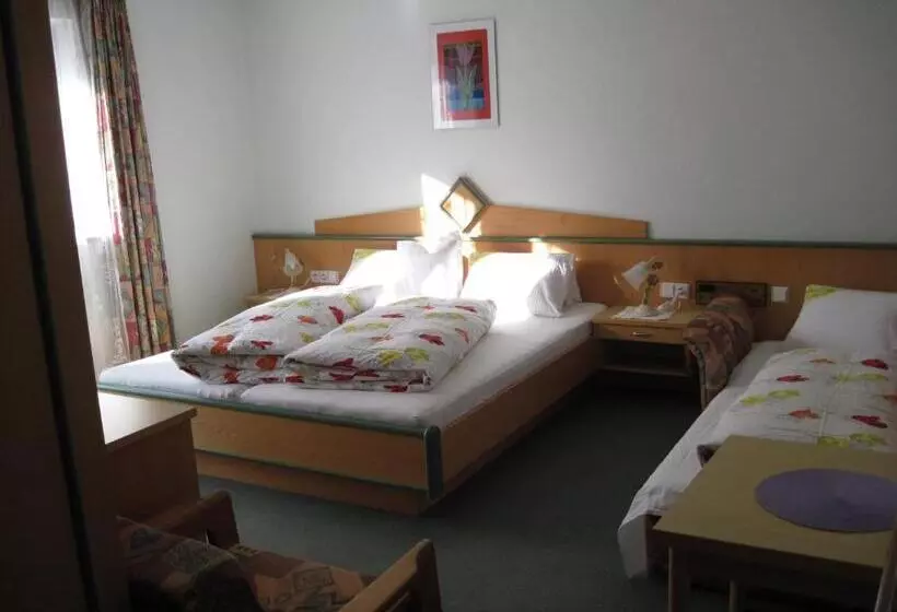 Frühstückspension & Ferienhaus Fädnerspitze