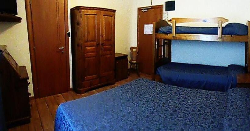 ホテル Albergo Delle Alpi