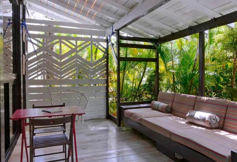 هتل Chaykovski Boutique H