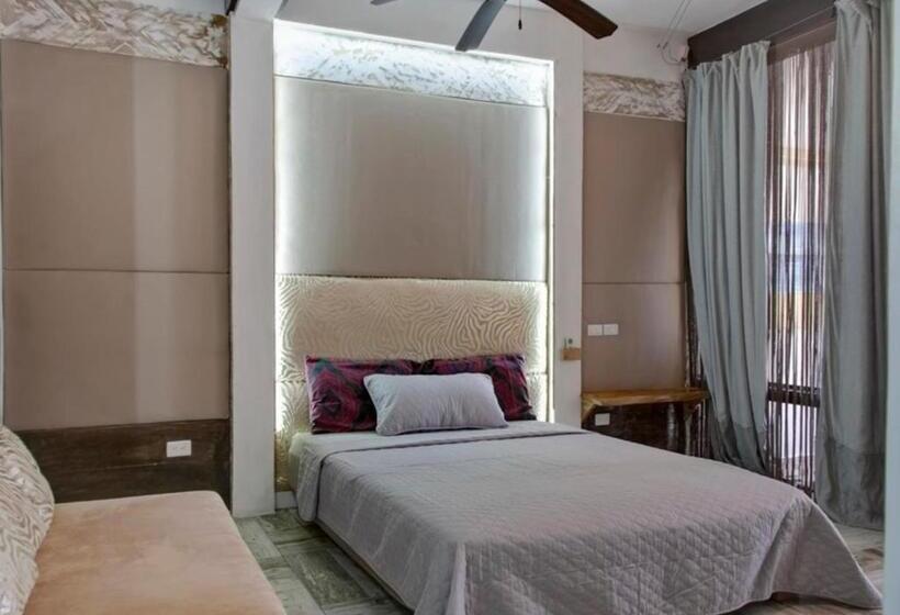 هتل Chaykovski Boutique H