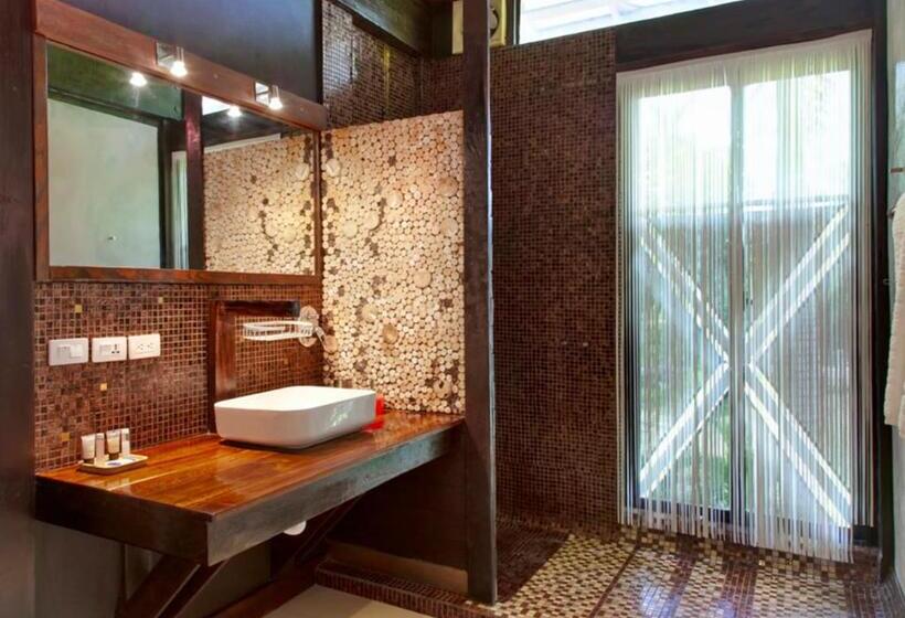 هتل Chaykovski Boutique H