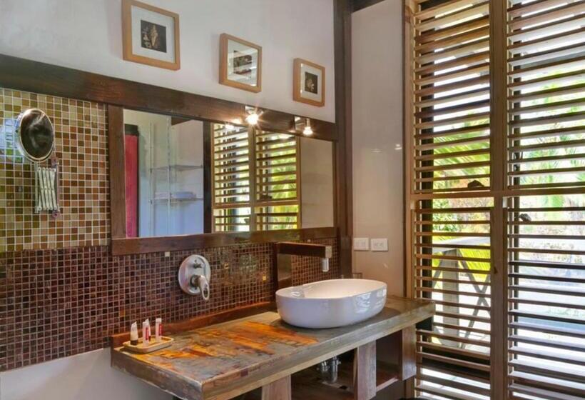 هتل Chaykovski Boutique H