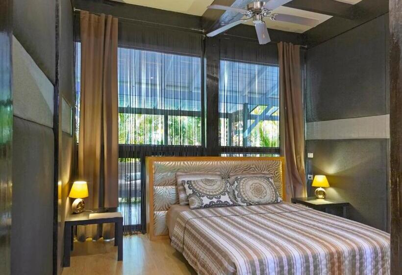 هتل Chaykovski Boutique H