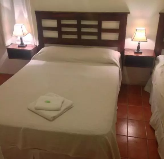 هتل Colonial