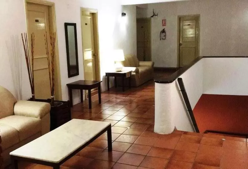 هتل Colonial