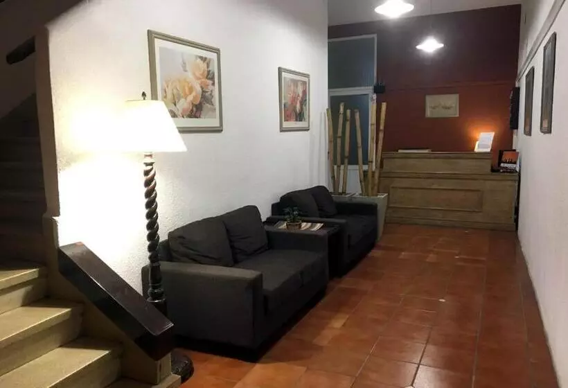 هتل Colonial