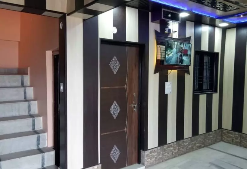 Hotelli Goroomgo Kaushalya Residency Uttarakhand