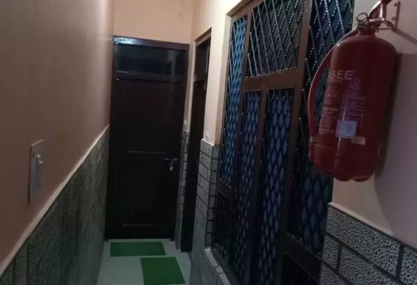 Hotelli Goroomgo Kaushalya Residency Uttarakhand