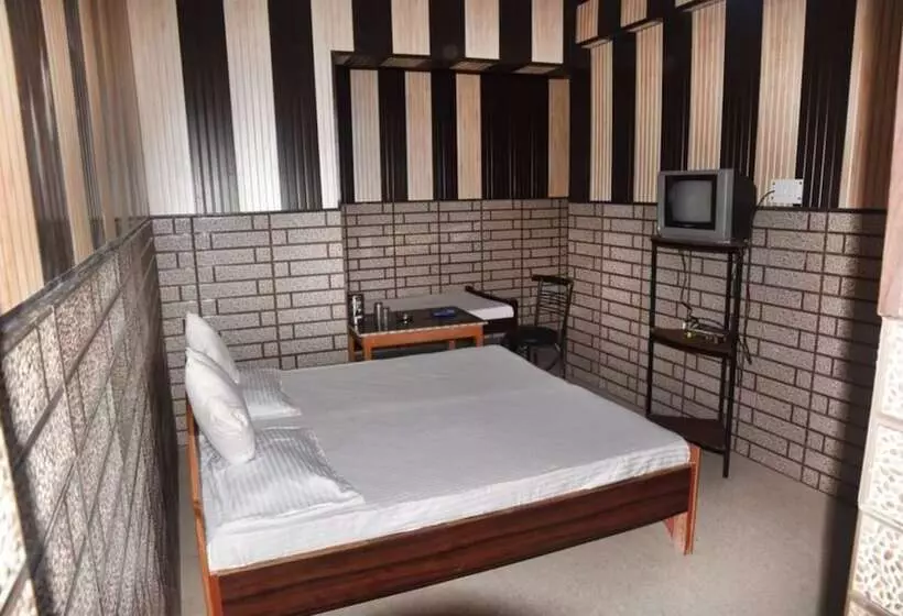 Hotelli Goroomgo Kaushalya Residency Uttarakhand