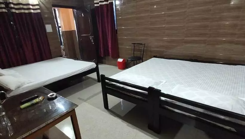 Hotelli Goroomgo Kaushalya Residency Uttarakhand