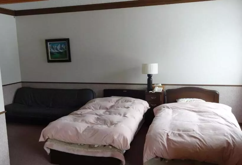 Hotelli Highland Lodge Takegen