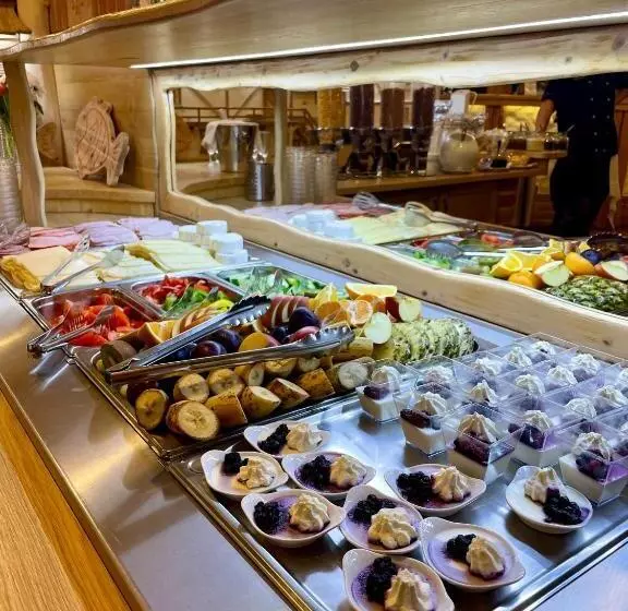 Spa Hotel Podlesí   Walldorf A Pohádková Vesnička