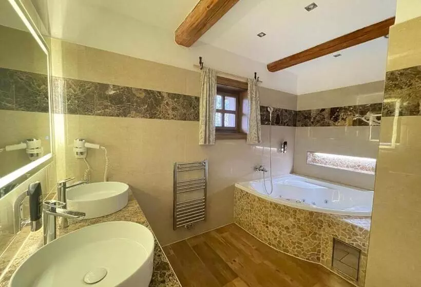 Spa Hotel Podlesí   Walldorf A Pohádková Vesnička