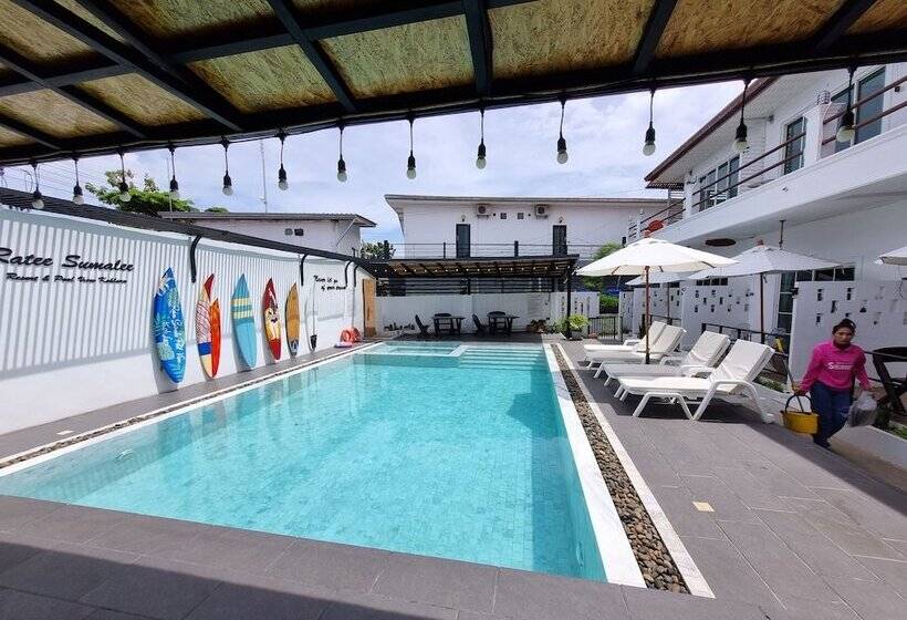 Hotelli Rateesumalee Pool View Kolarn