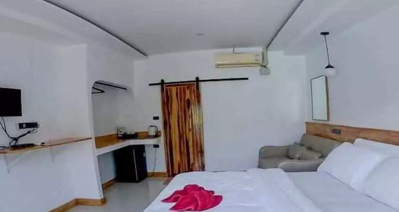 Hotelli Rateesumalee Pool View Kolarn