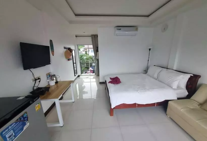 Hotelli Rateesumalee Pool View Kolarn