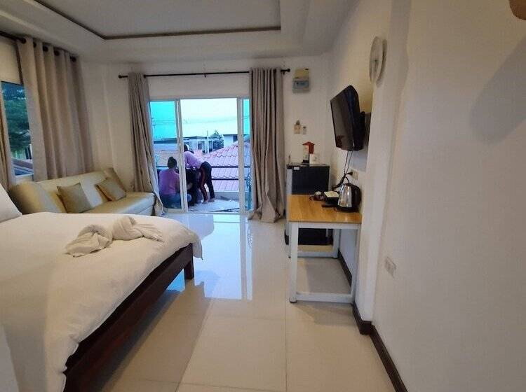 Hotelli Rateesumalee Pool View Kolarn