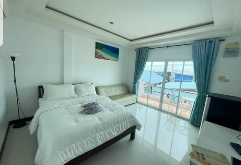 Hotelli Rateesumalee Pool View Kolarn