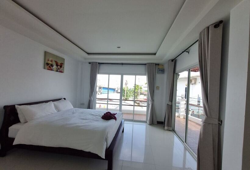 Hotelli Rateesumalee Pool View Kolarn