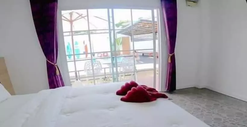 Hotelli Rateesumalee Pool View Kolarn