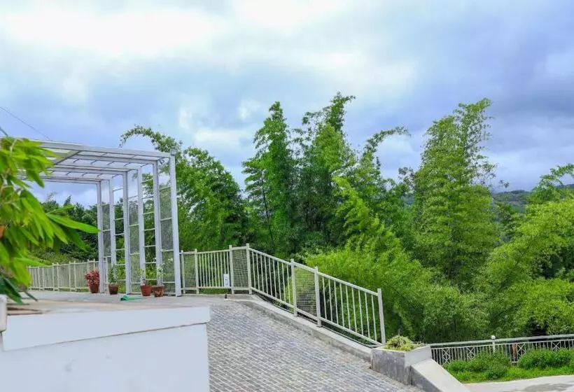 ホテル Sky Sierra Wayanad