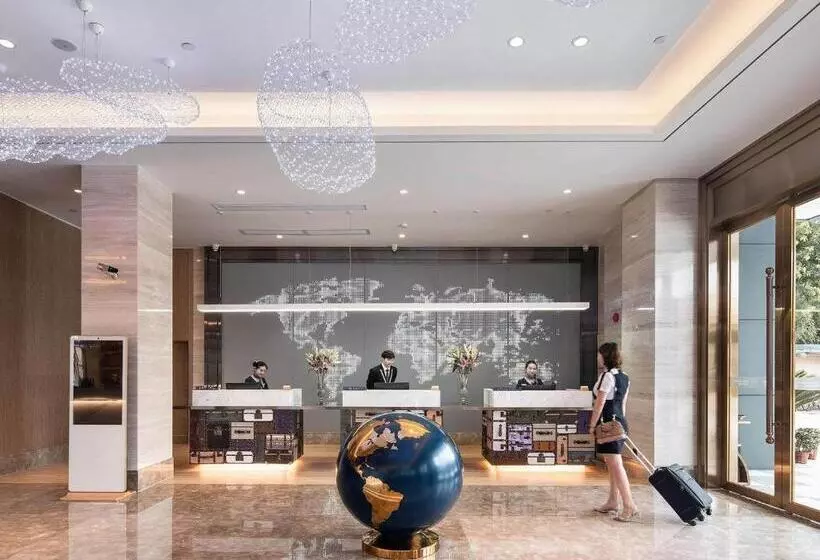 Kyriad Marvelous Hotel Luoding Ring City East Road