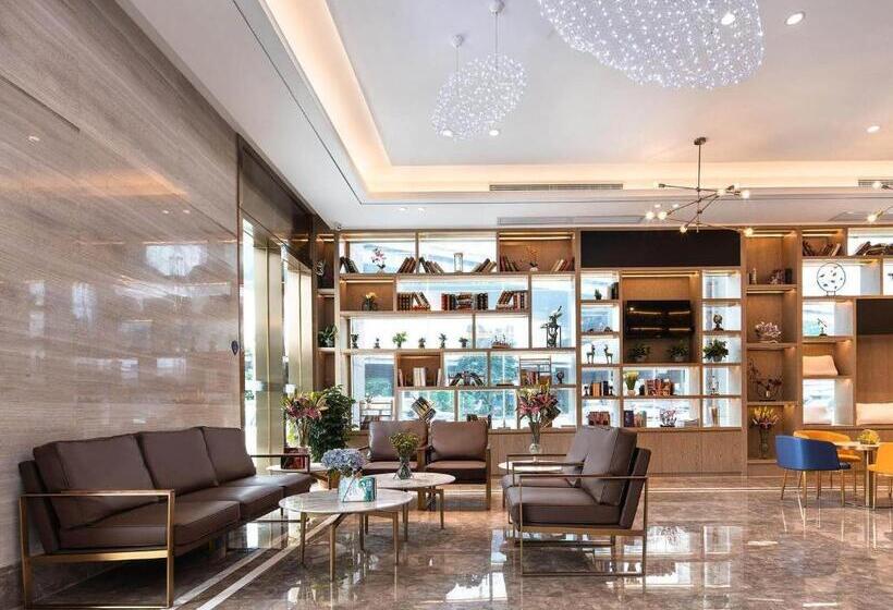 Kyriad Marvelous Hotel Luoding Ring City East Road