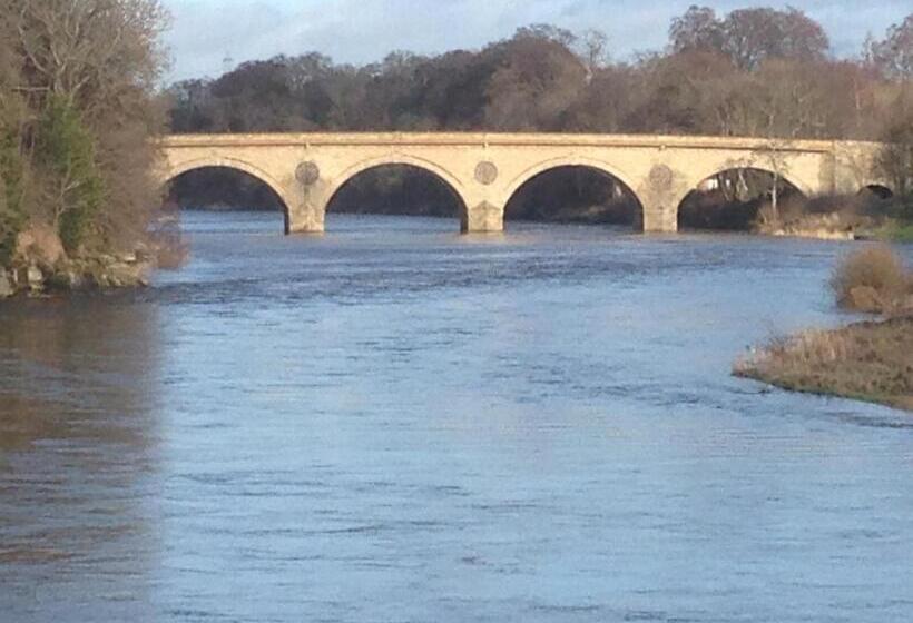 פנסיון Bank Guest House