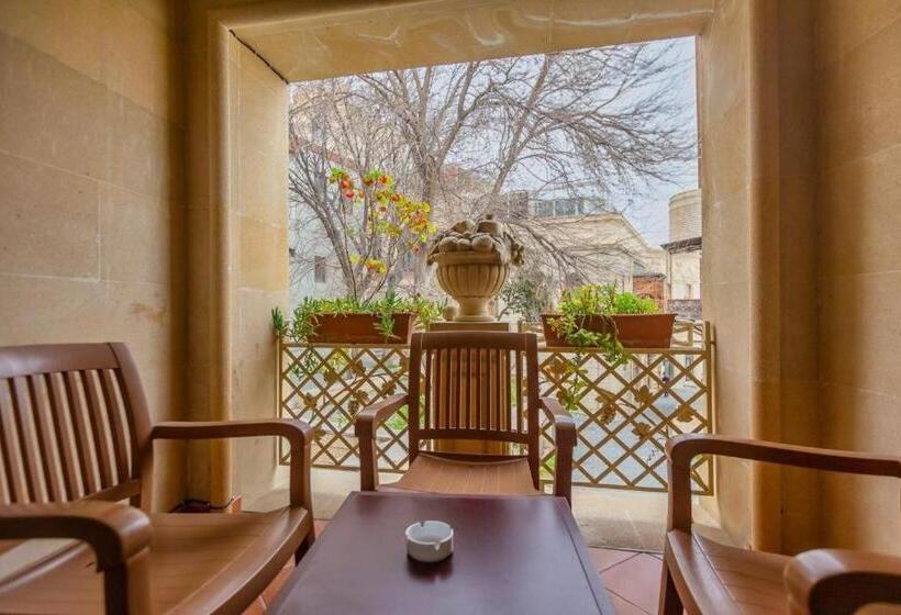 پانسیون Corner Inn