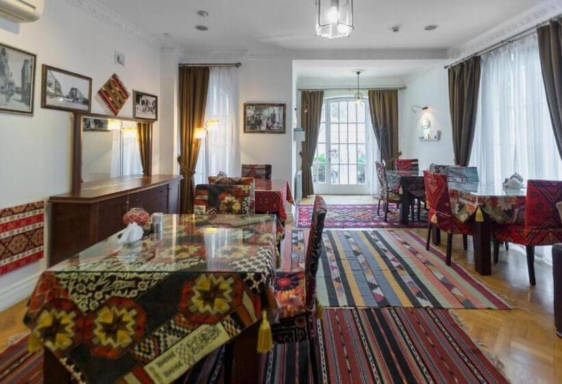 پانسیون Corner Inn