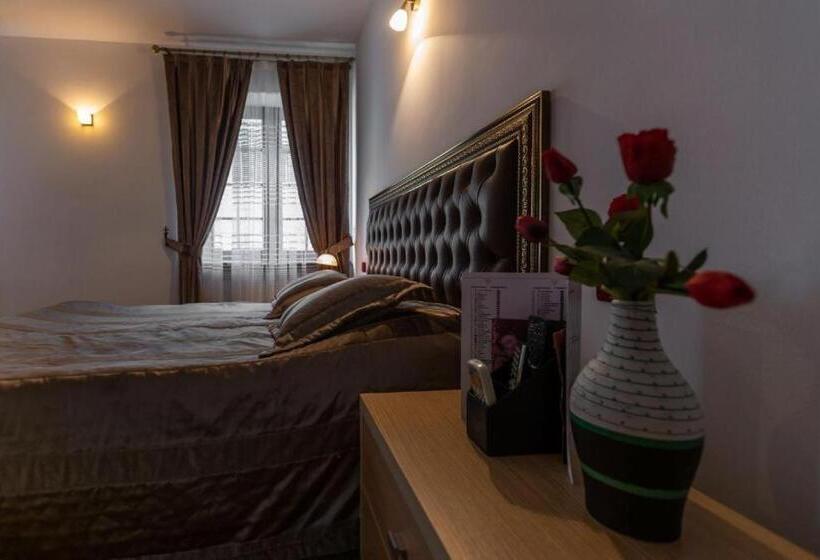 پانسیون Corner Inn