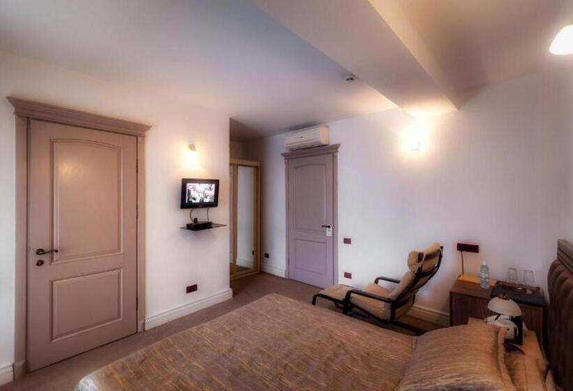 پانسیون Corner Inn