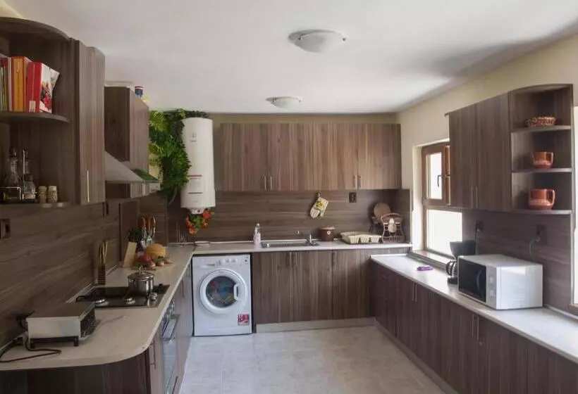 Majatalo Guest House Balkanski Kat