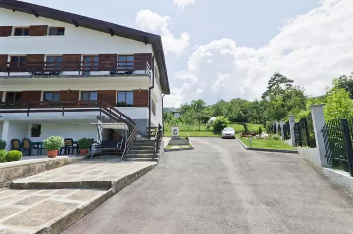 Majatalo Guest House Balkanski Kat