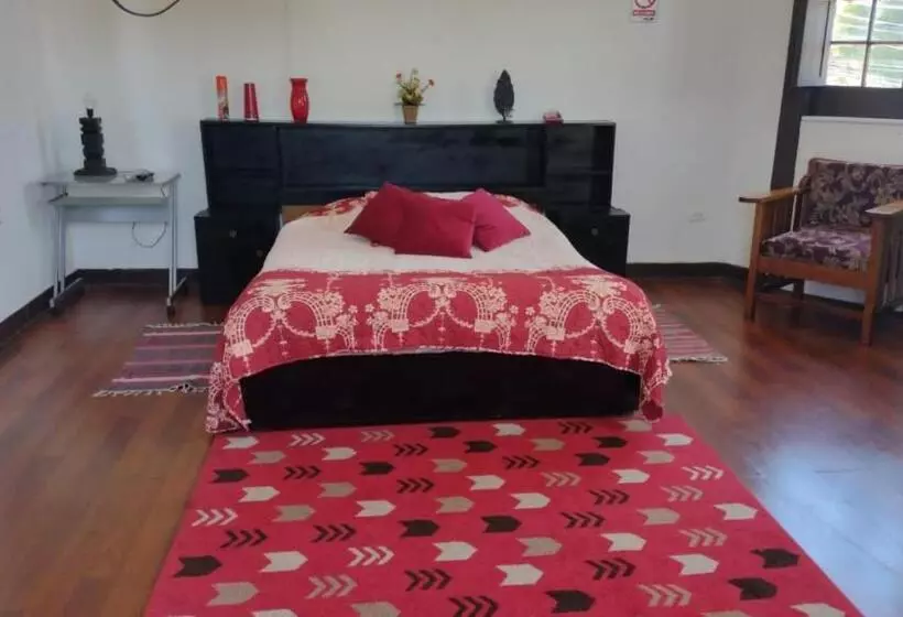 Majatalo Hostal Cotroneo