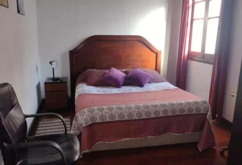 Majatalo Hostal Cotroneo