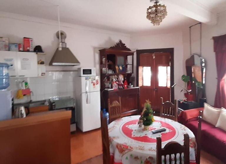 پانسیون Hostal Cotroneo