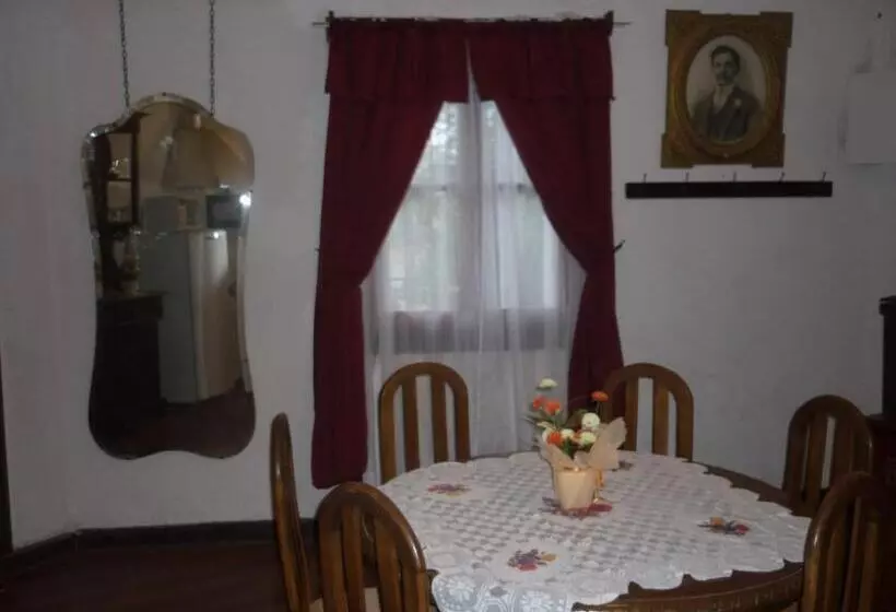 Majatalo Hostal Cotroneo