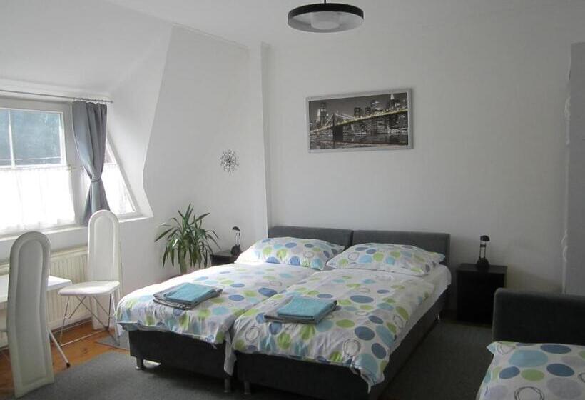 펜션 Kántor Vendégház